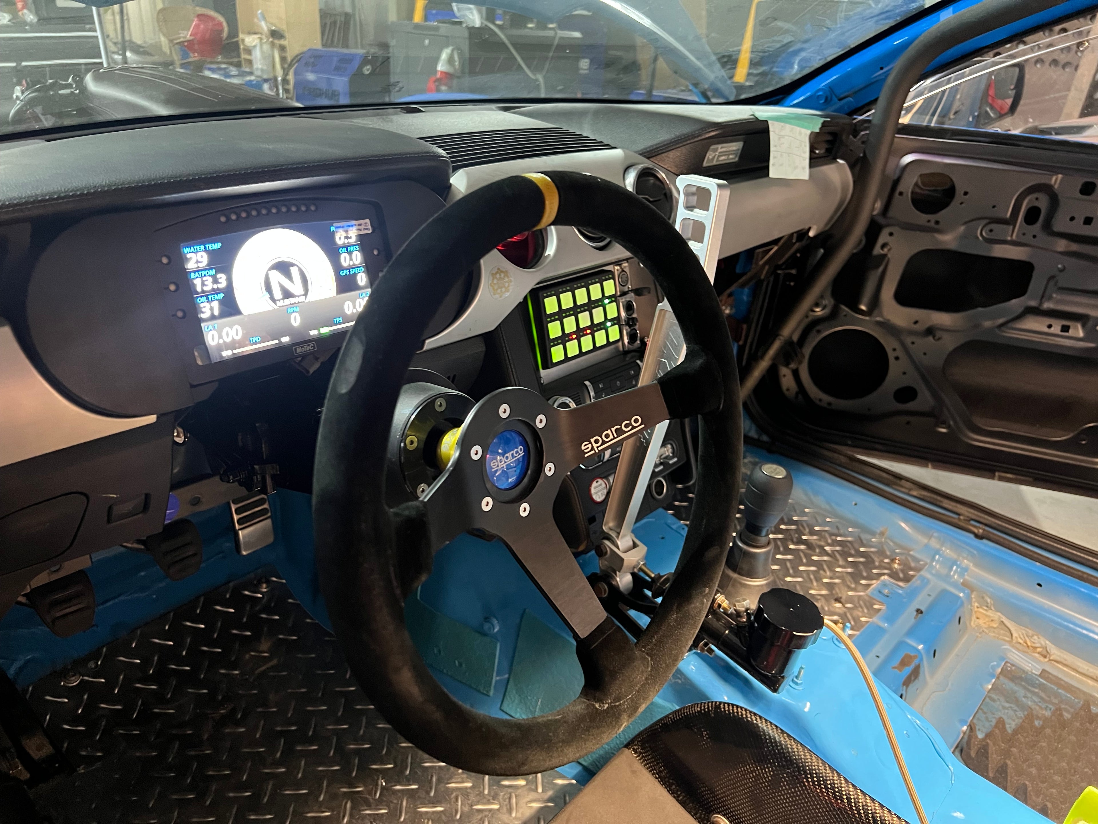 display:MoTec C127/C187