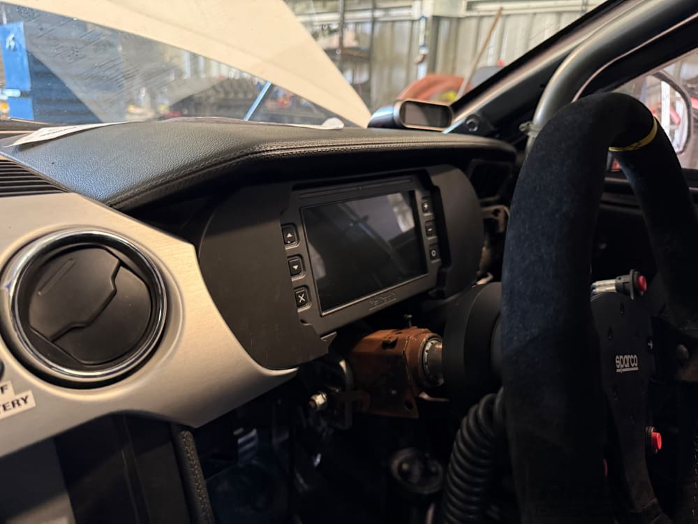 Ford Mustang S550 Digital Dash Cluster Mount | Racing Display